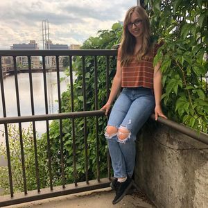 Meet your Posher, Lauren